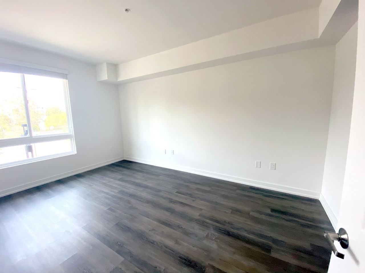 Monticello Apartments in Valencia! - Photo 2 of 7