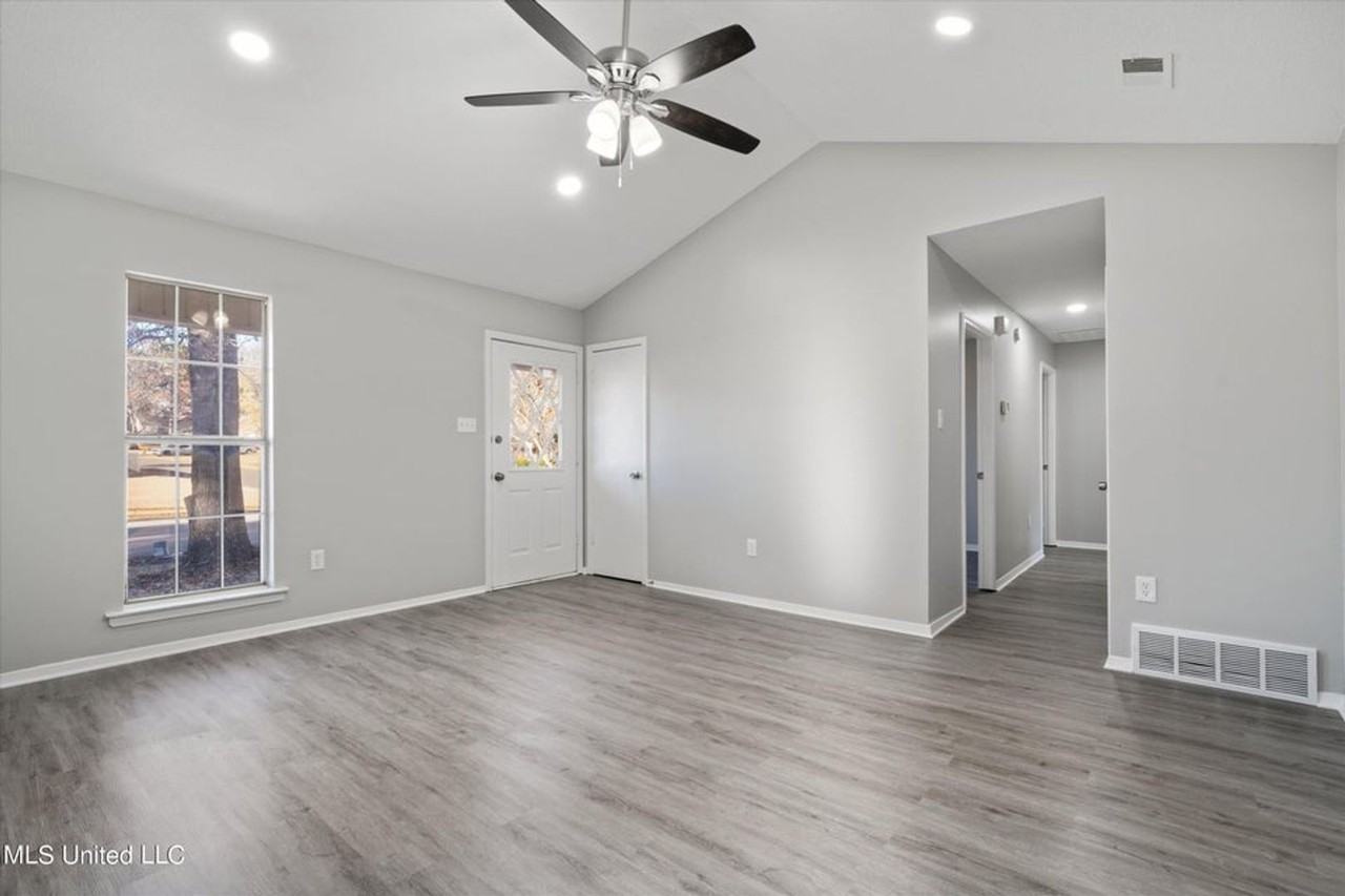 3865 Shadow Oaks Pkwy - Photo 4 of 14