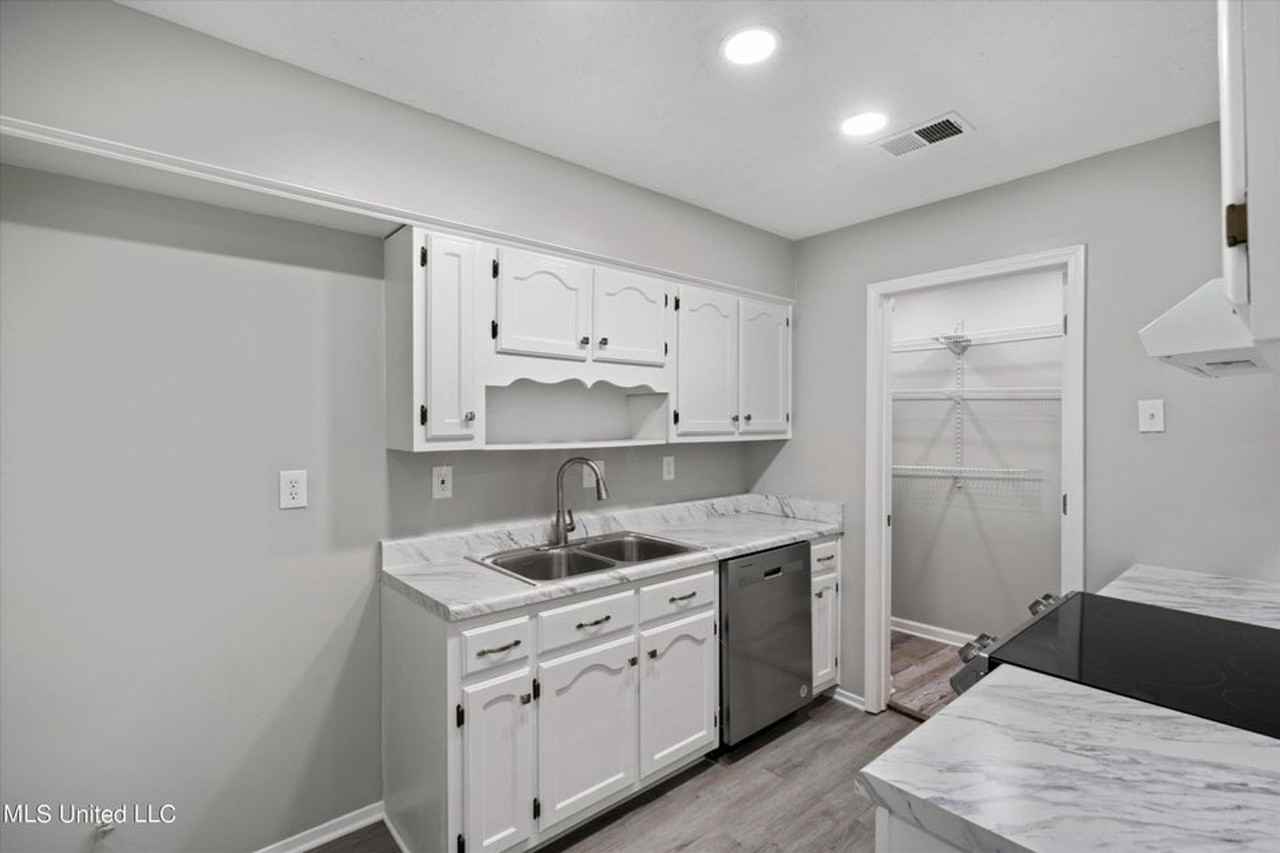 3865 Shadow Oaks Pkwy - Photo 6 of 14