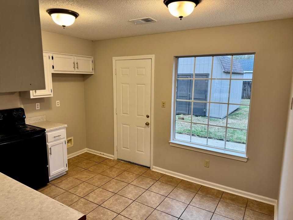 2928 Churchwell Drive - Photo 5 of 15
