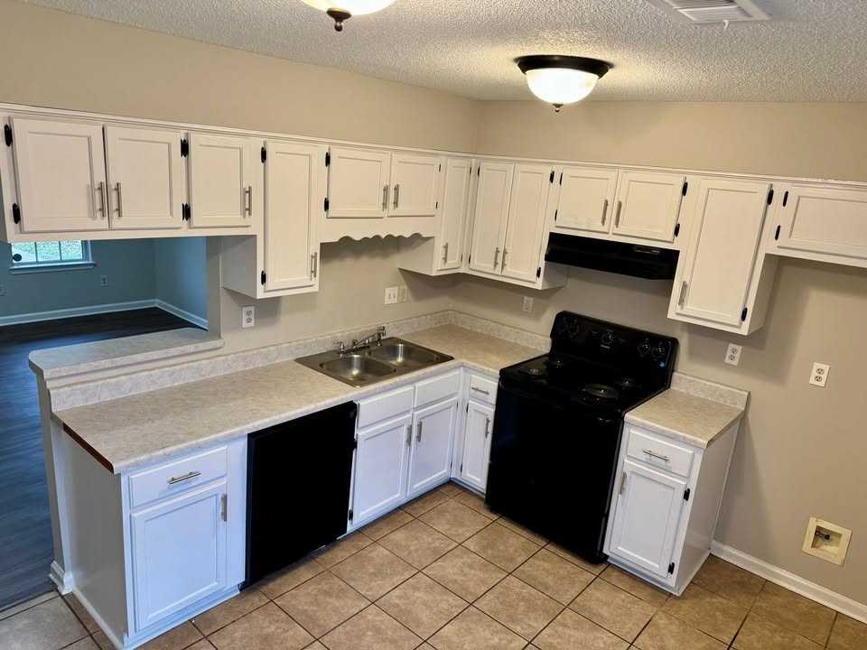 2928 Churchwell Drive - Photo 6 of 15