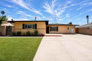 featured image of 8840 San Vicente Ave
