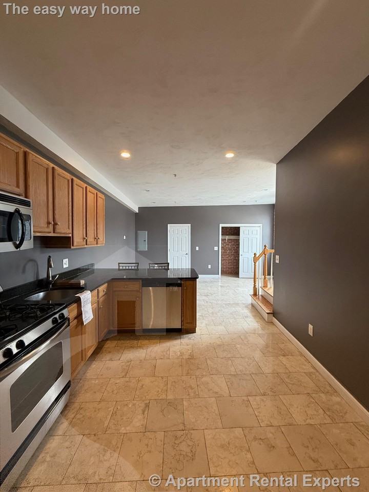 61 Exchange St #11 - Photo 5 of 17