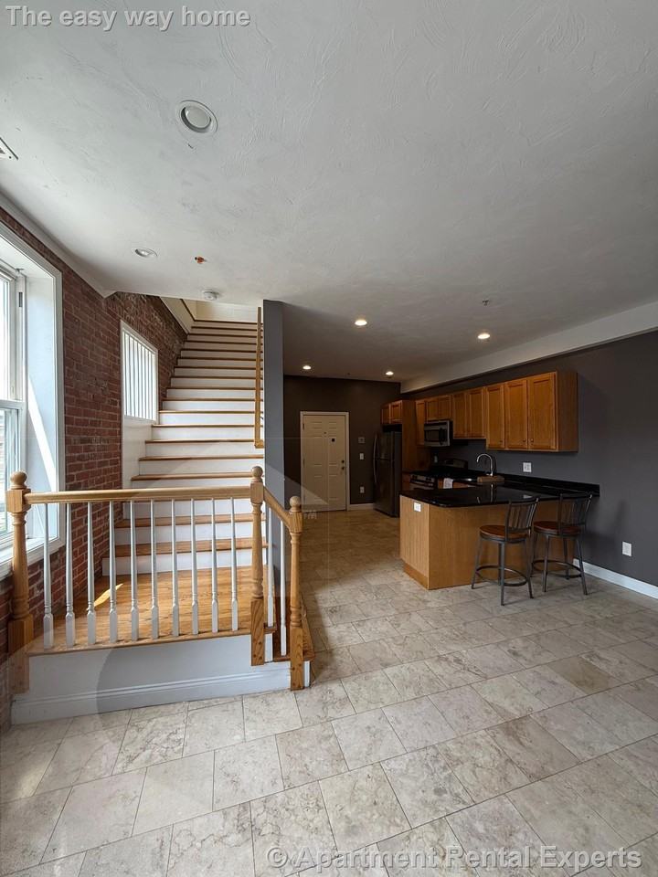 61 Exchange St #11 - Photo 6 of 17
