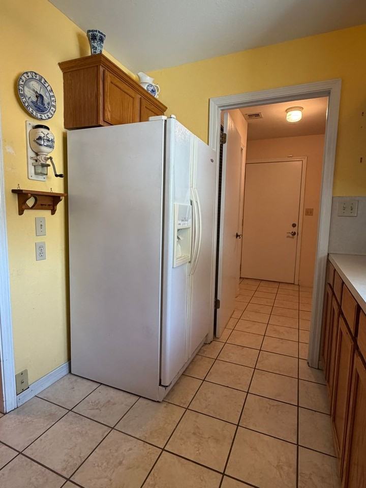 1212 Nw Lincoln Ave - Photo 6 of 11