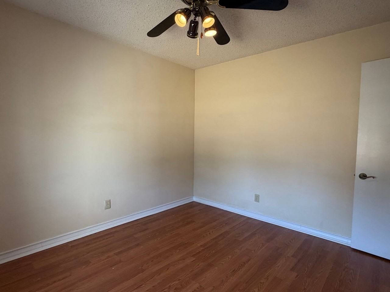 1212 Nw Lincoln Ave - Photo 7 of 11