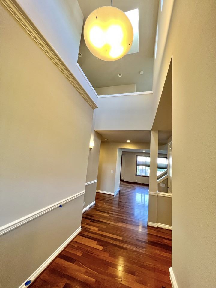 215 Chelan Ave Ne #NA - Photo 2 of 17