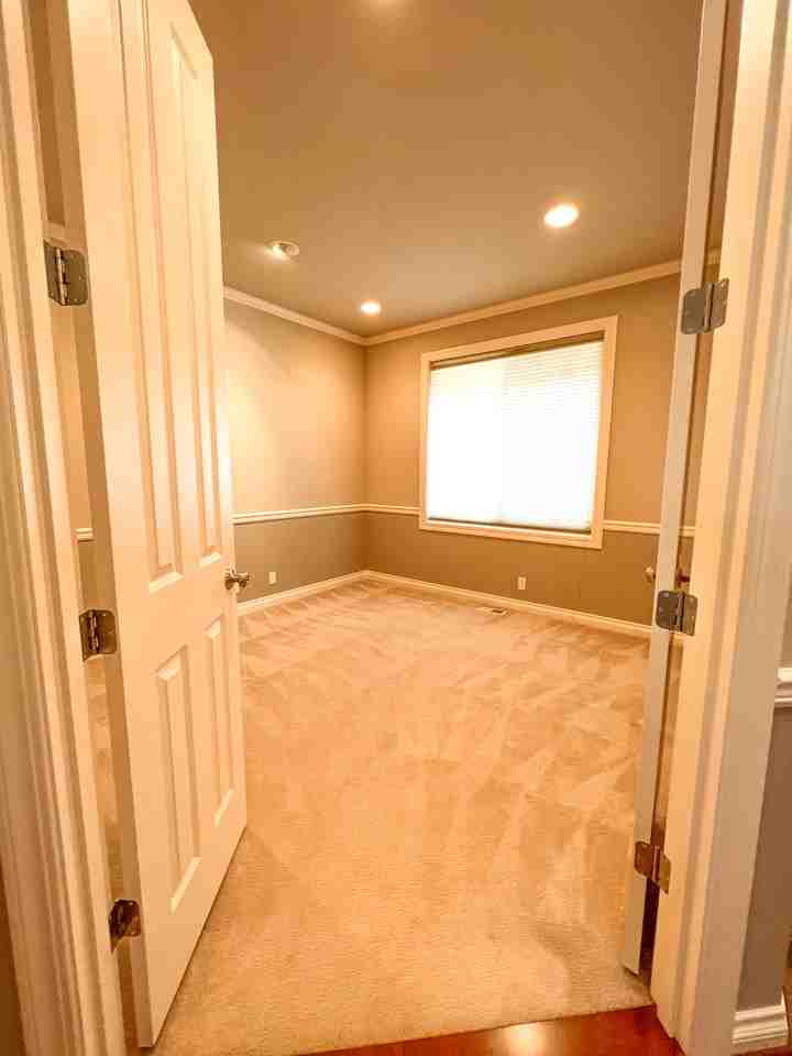 215 Chelan Ave Ne #NA - Photo 6 of 17