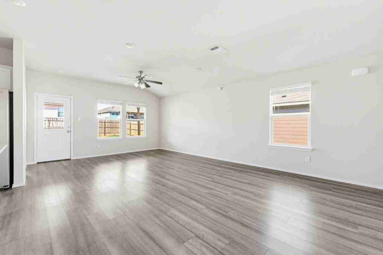 8806 Brahma Plains Rd - Photo 3 of 15