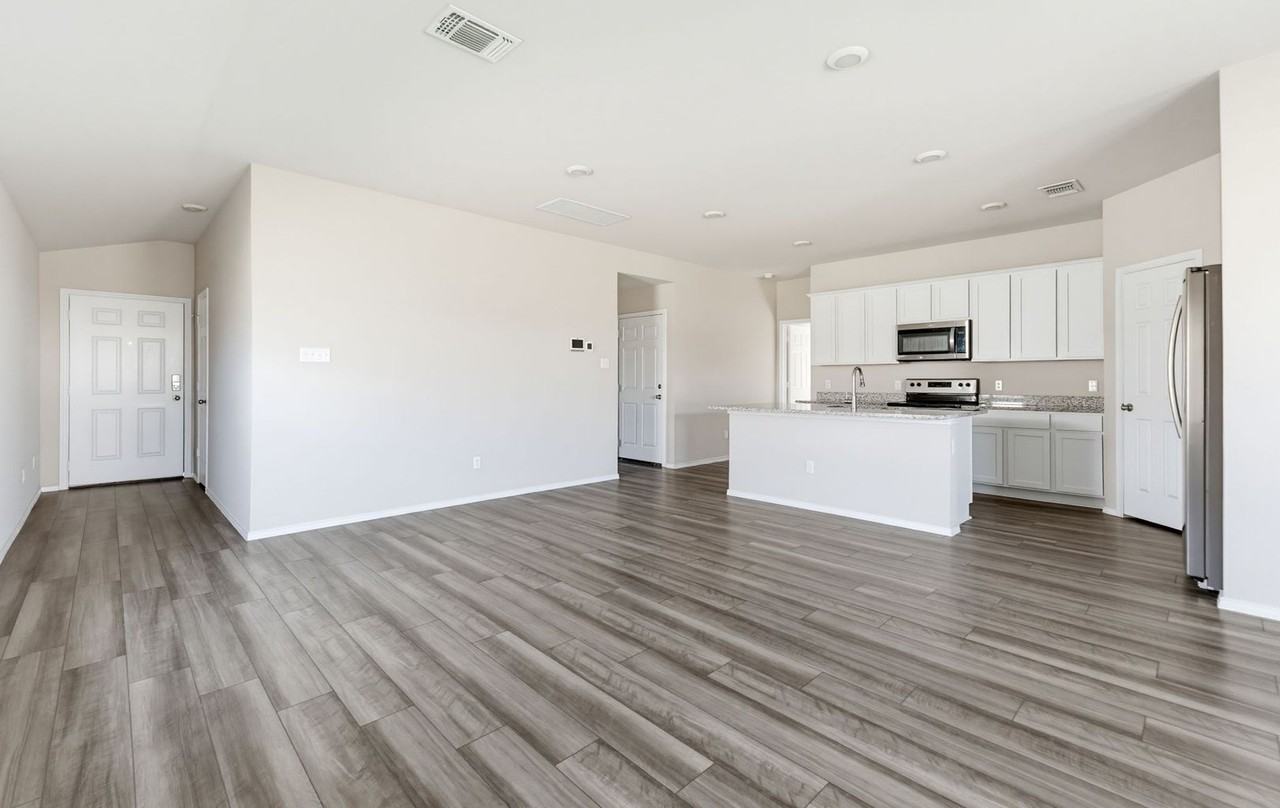 8806 Brahma Plains Rd - Photo 4 of 15