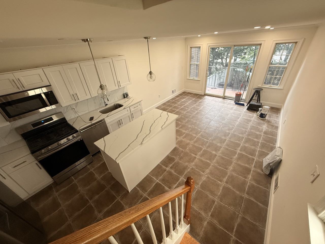 44 Wiman Pl - Photo 5 of 11