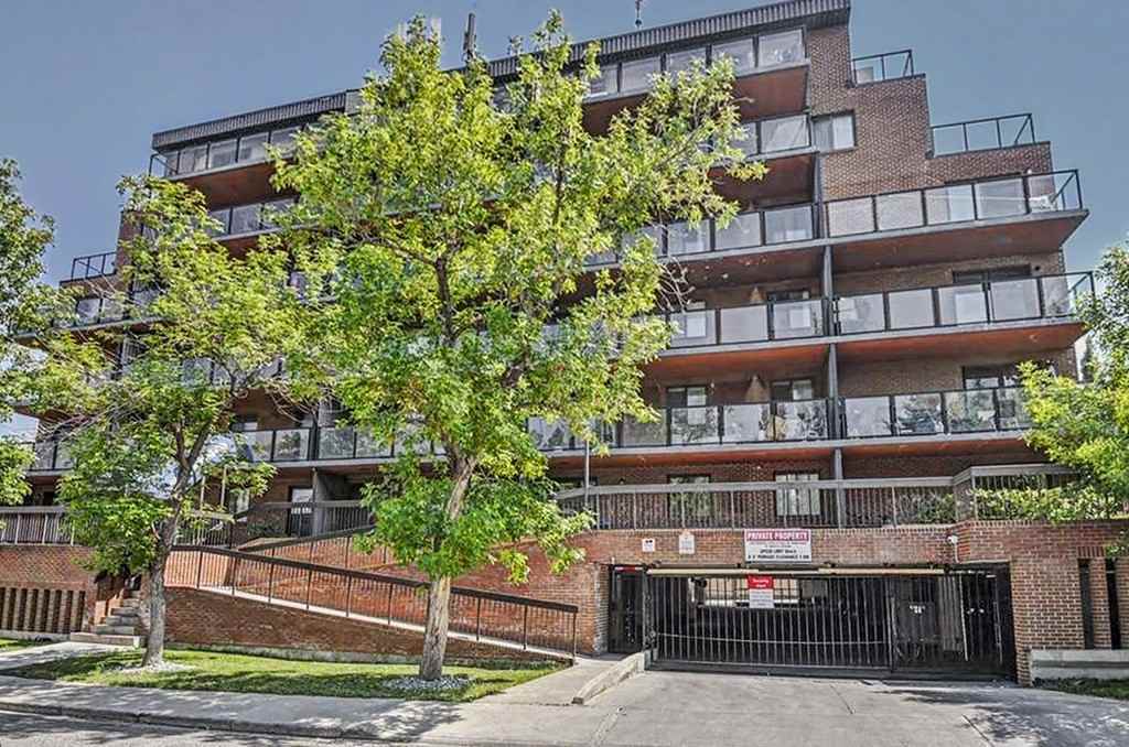 1900 25a St Sw - Photo 4 of 17