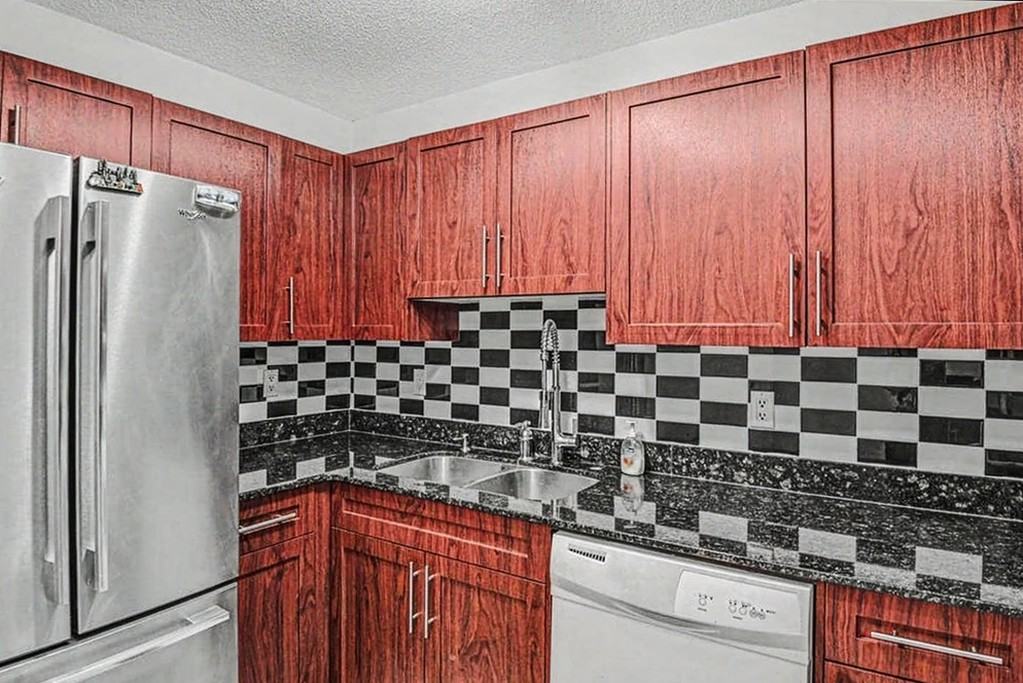 1900 25a St Sw - Photo 6 of 17