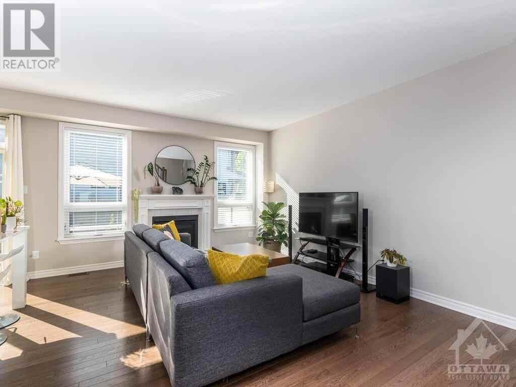 122 Cambie Rd - Photo 4 of 29