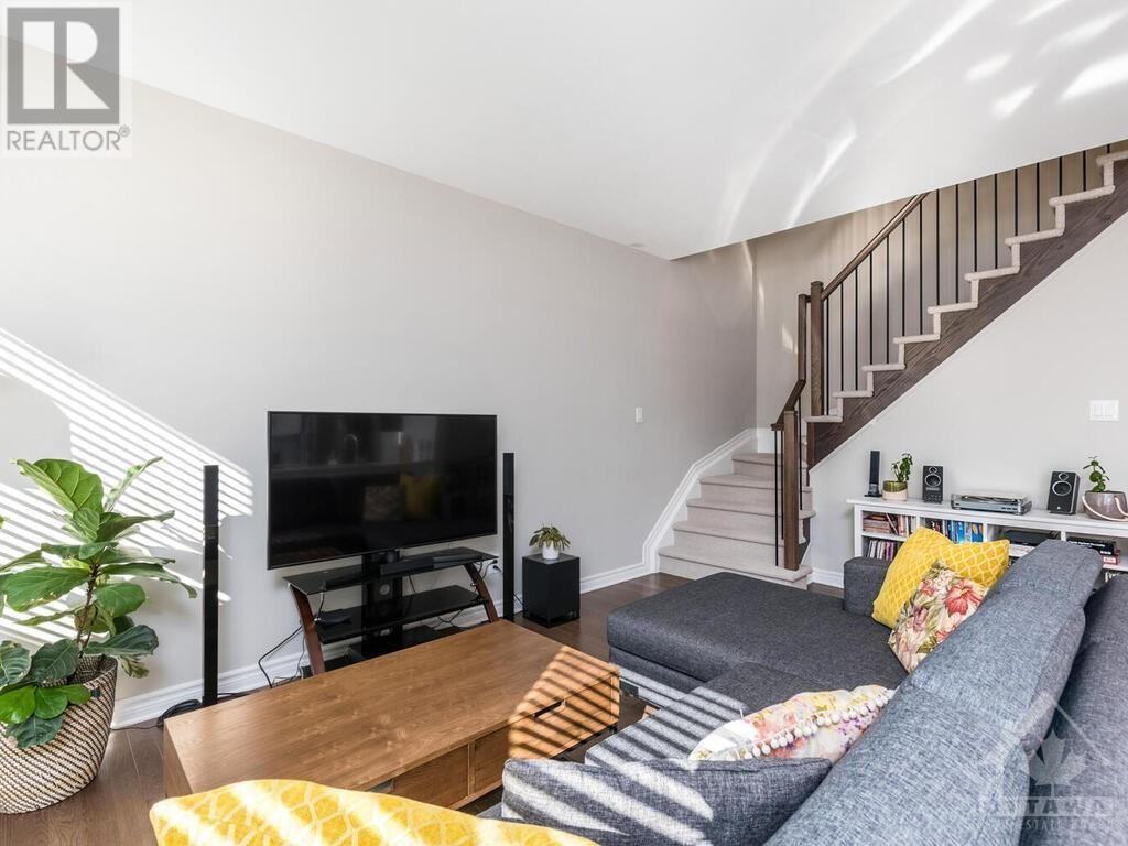 122 Cambie Rd - Photo 5 of 29
