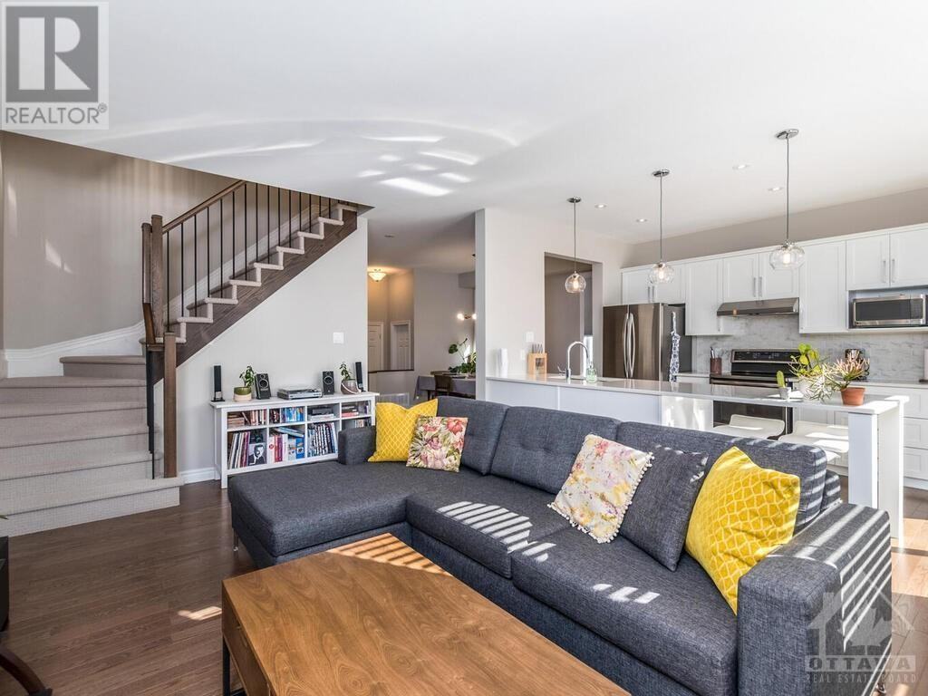 122 Cambie Rd - Photo 6 of 29