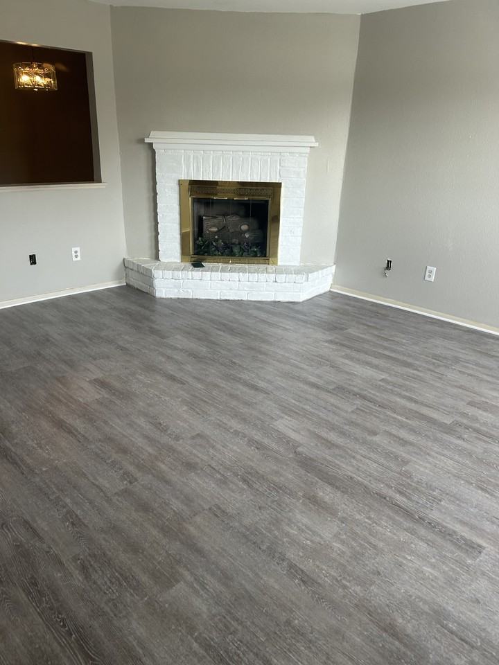 2700 N 16th St #47 - Photo 4 of 6