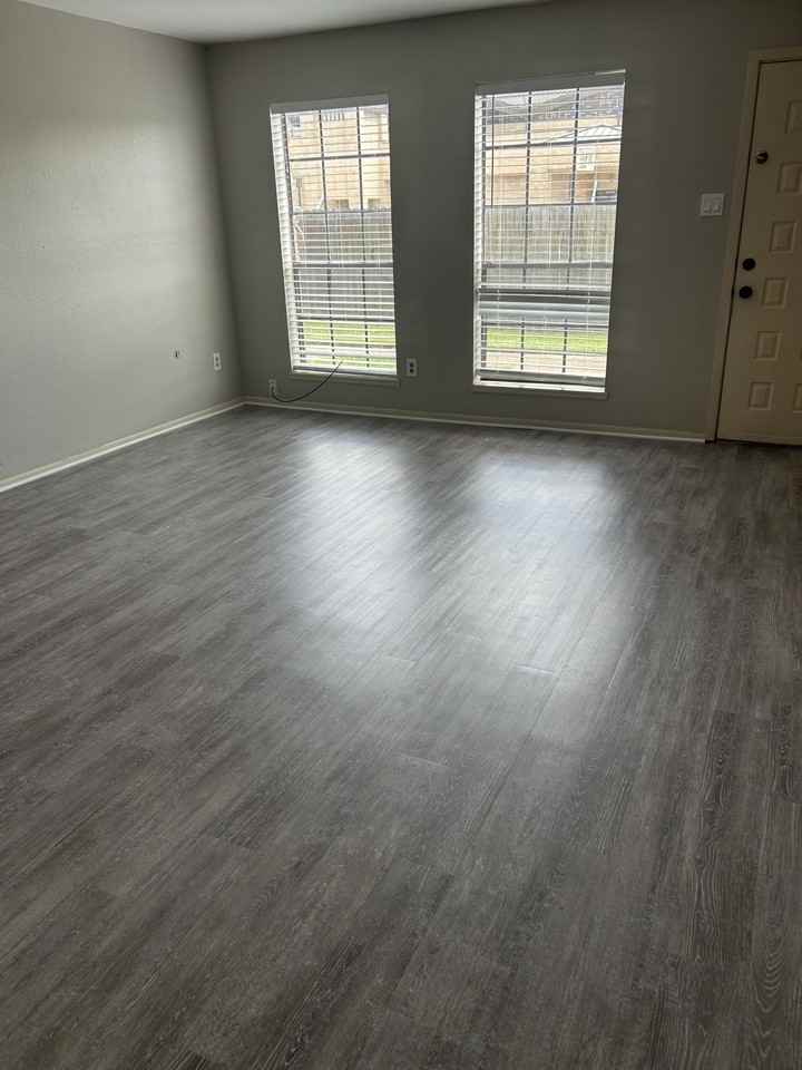 2700 N 16th St #47 - Photo 5 of 6