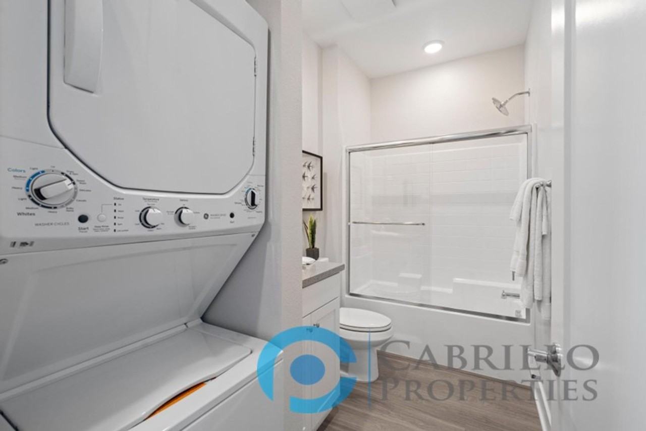 1622 Neptune Ave #1622 - Photo 3 of 50