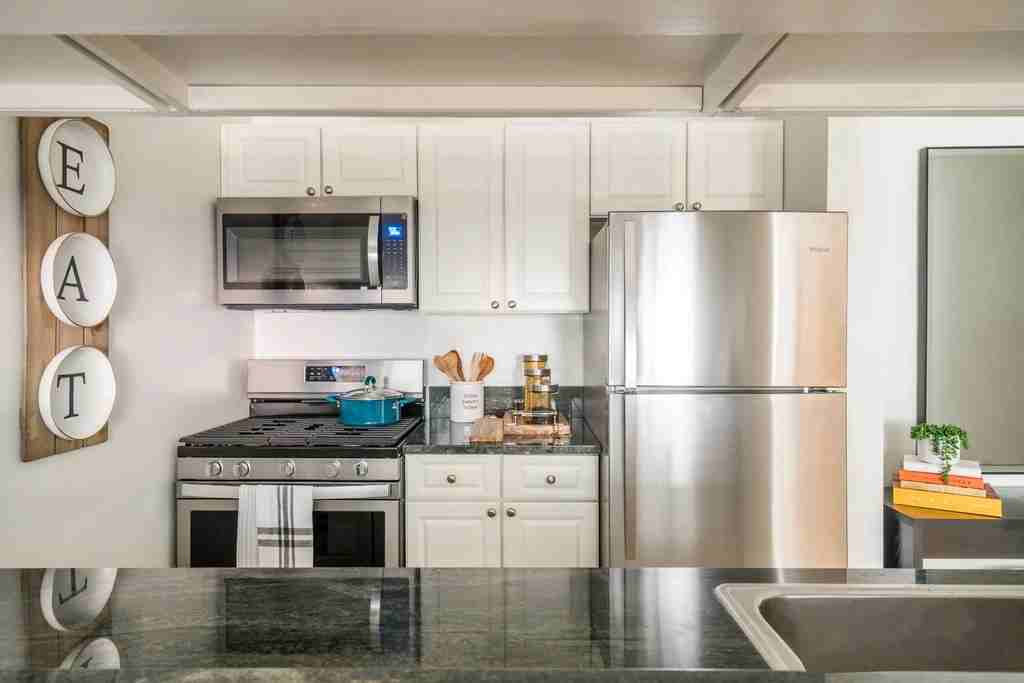 West 48th Street #5T - Photo 5 of 6