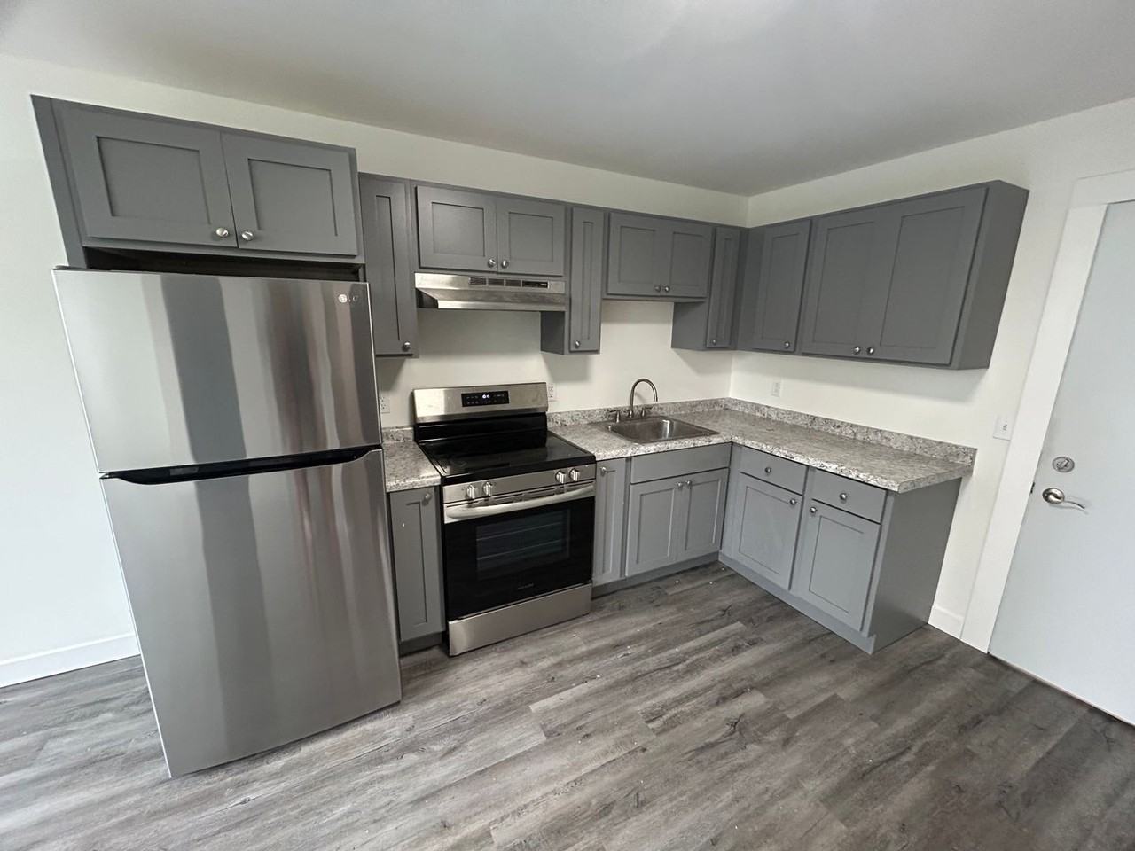 703 N Park/704 N Main - Photo 4 of 50