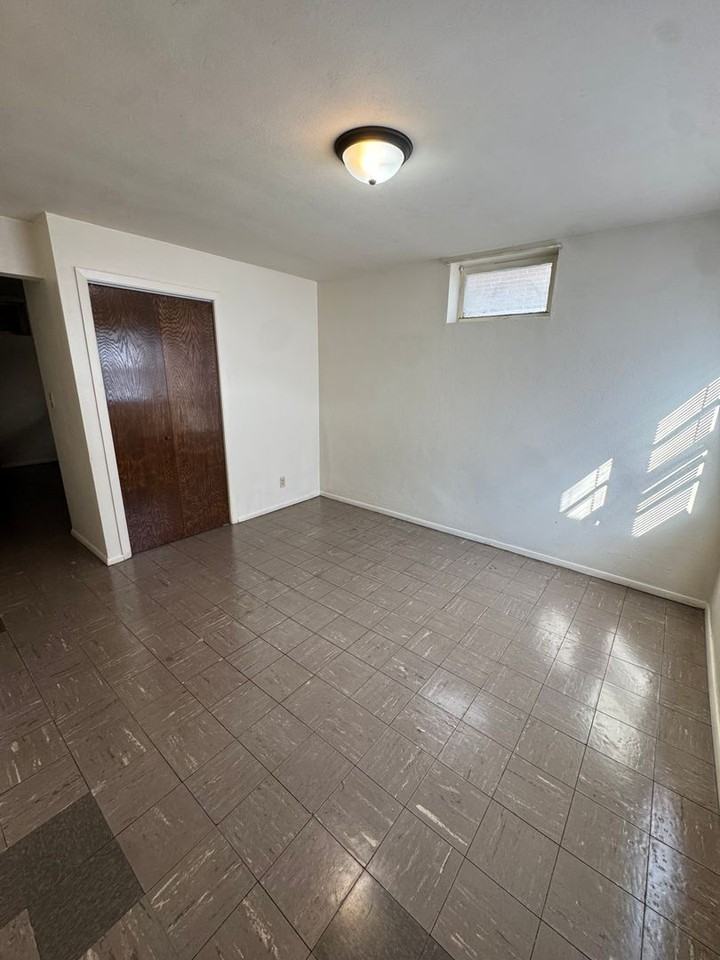 731 Avenue C - Photo 5 of 7