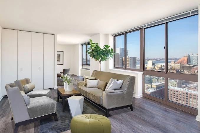 West 43rd Street #11J - Photo 2 of 5