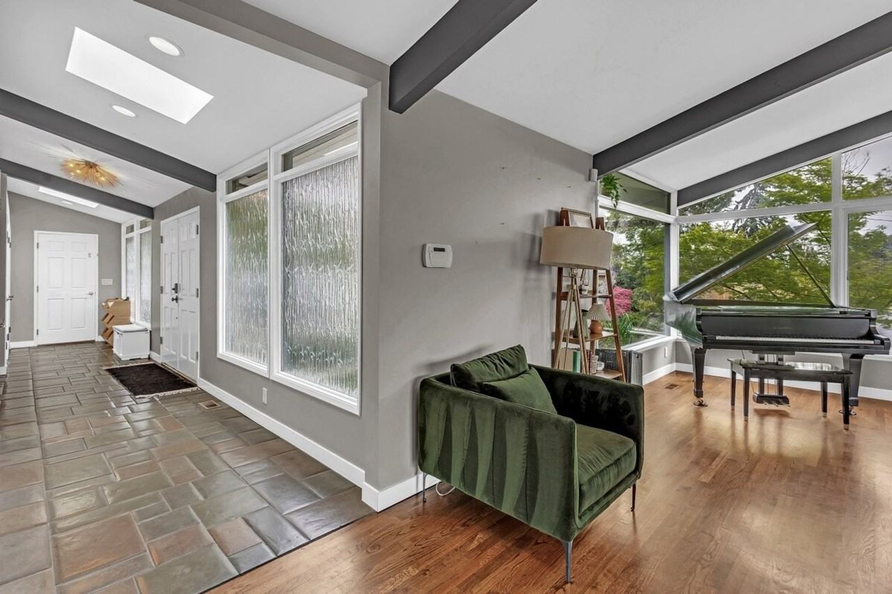 6215 52nd Ave S #1602570P - Photo 4 of 50