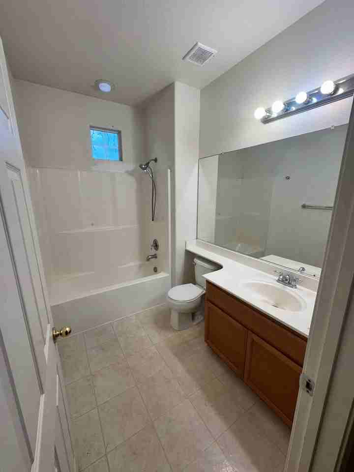 2161 Chapman Oak Dr - Photo 4 of 17