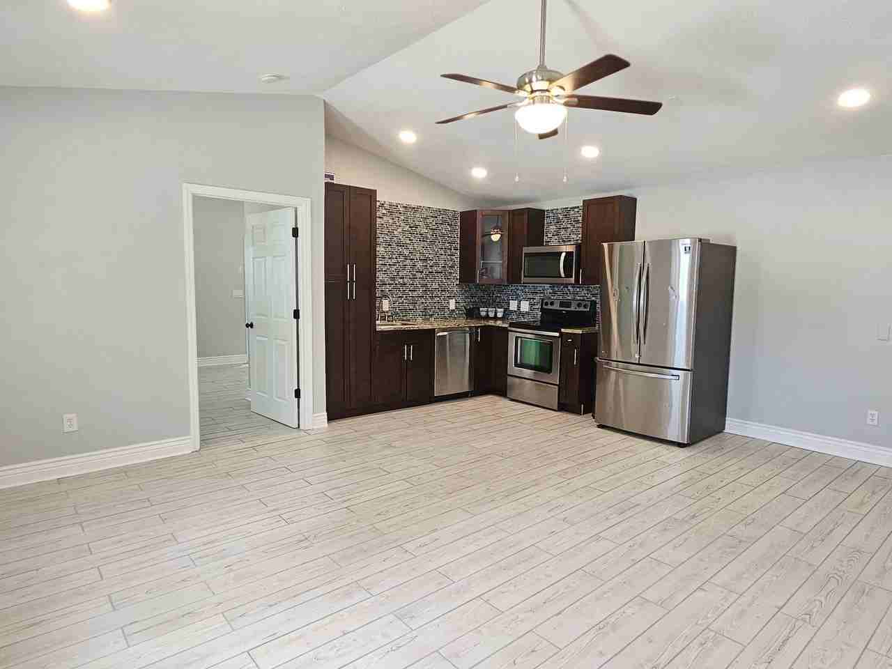5042 Linda St #A - Photo 3 of 25