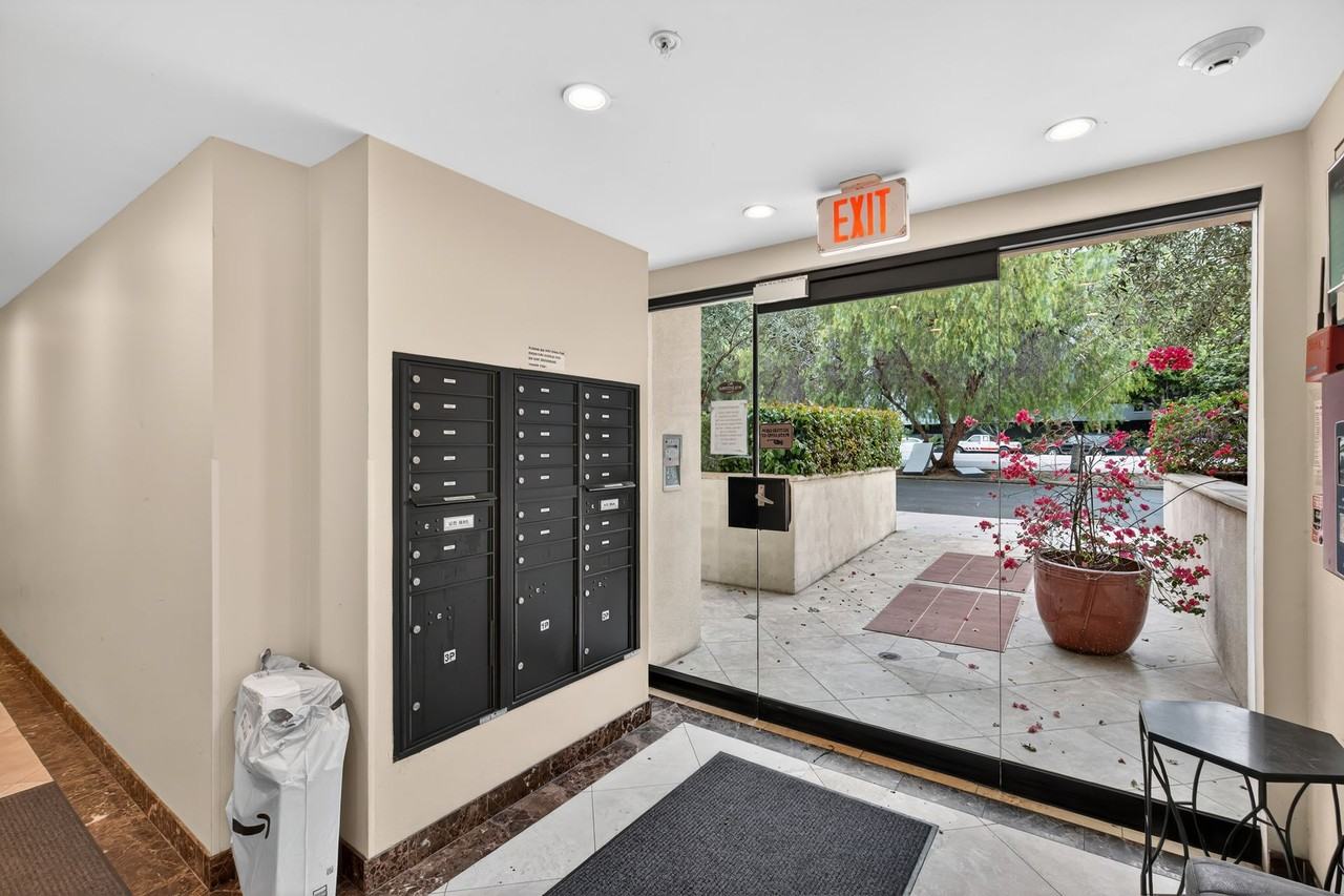 4742 Sepulveda Blvd - Photo 5 of 18
