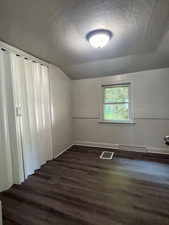 52626 Hastings St - Photo 6 of 10