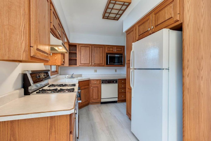 2356 Hawthorne Ct - Photo 7 of 15