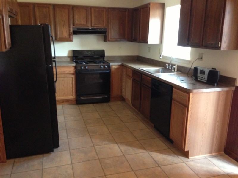562 Canterbury Rd - Photo 2 of 26