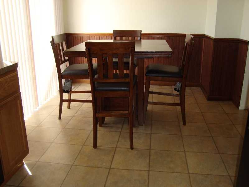 562 Canterbury Rd - Photo 4 of 26