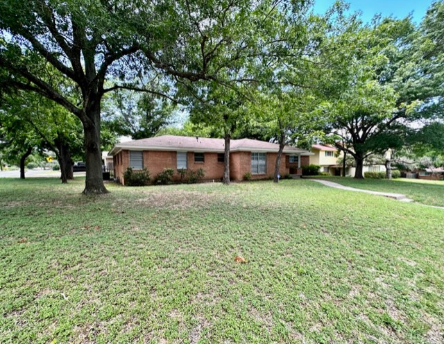 1400 Royal Oaks Dr - Photo 2 of 13