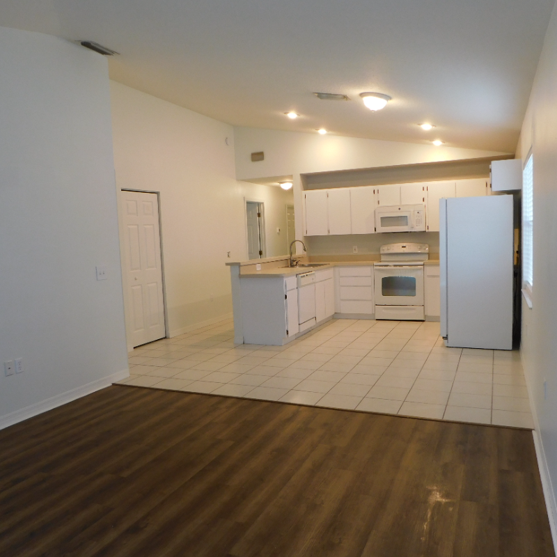 22141 Breaker Point Ln - Photo 3 of 22