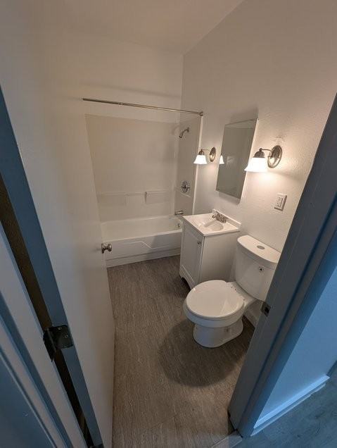 370 S Wasson St - Photo 4 of 8