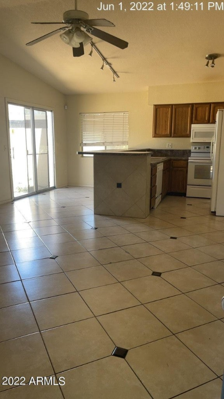 904 W Malibu Dr - Photo 4 of 15