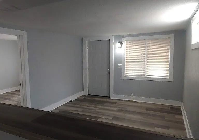 616 W Chambers St - Photo 2 of 4