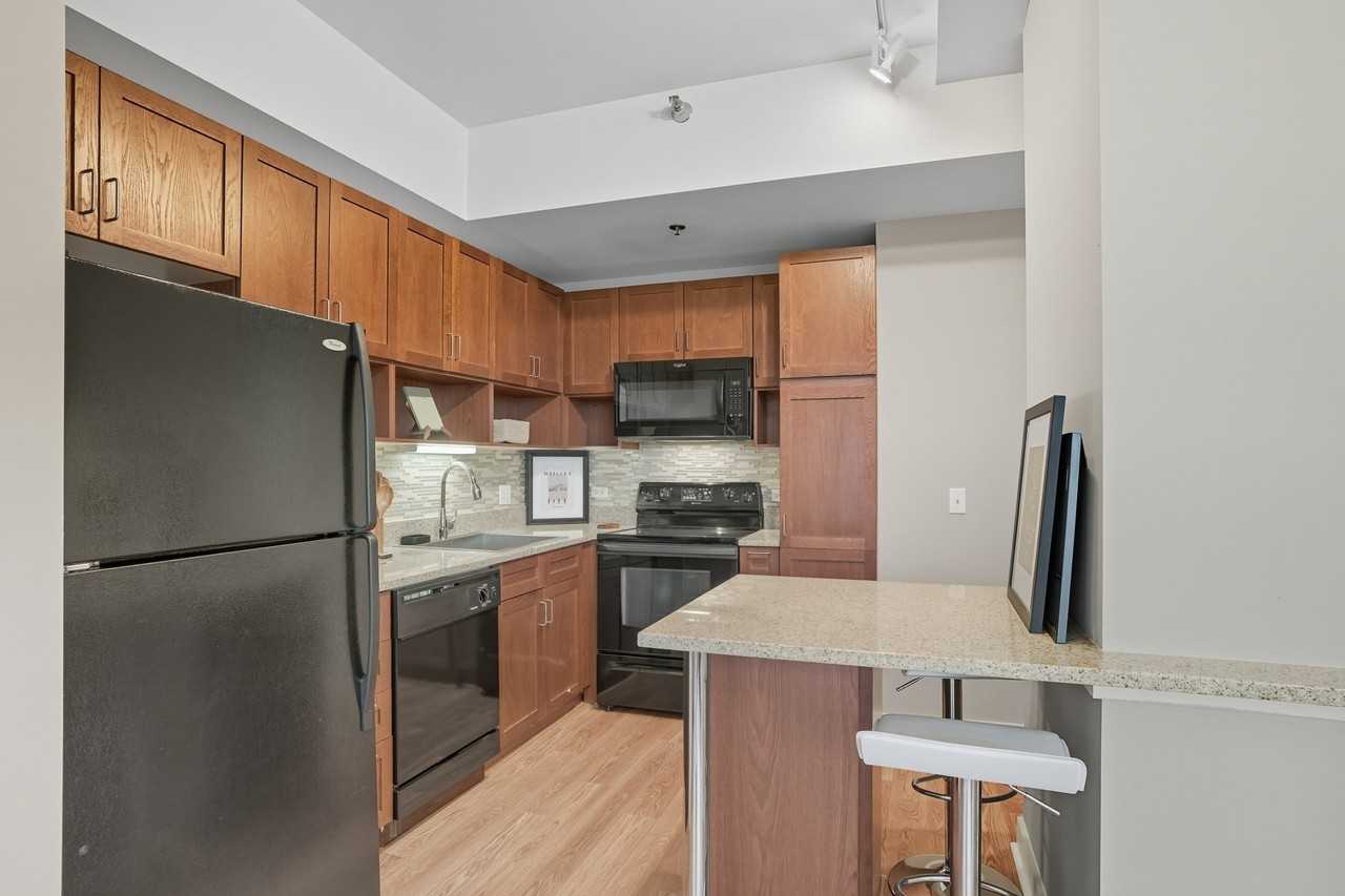 12 E Lake St - Photo 2 of 7