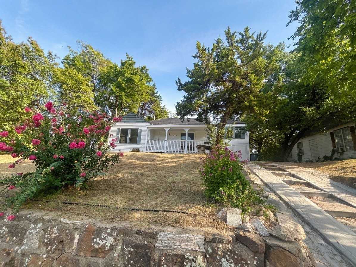314 W Clarendon Dr - Photo 2 of 10