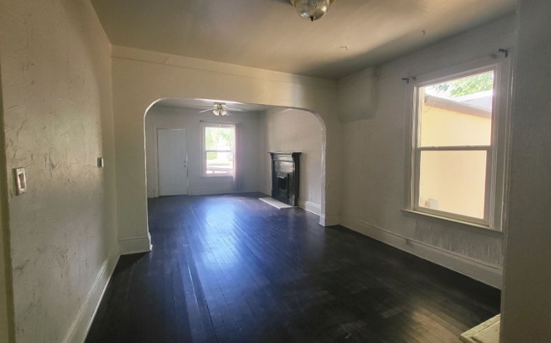 1421 N Corona St - Photo 2 of 9