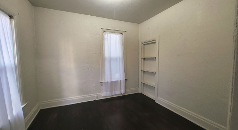 1421 N Corona St - Photo 5 of 9