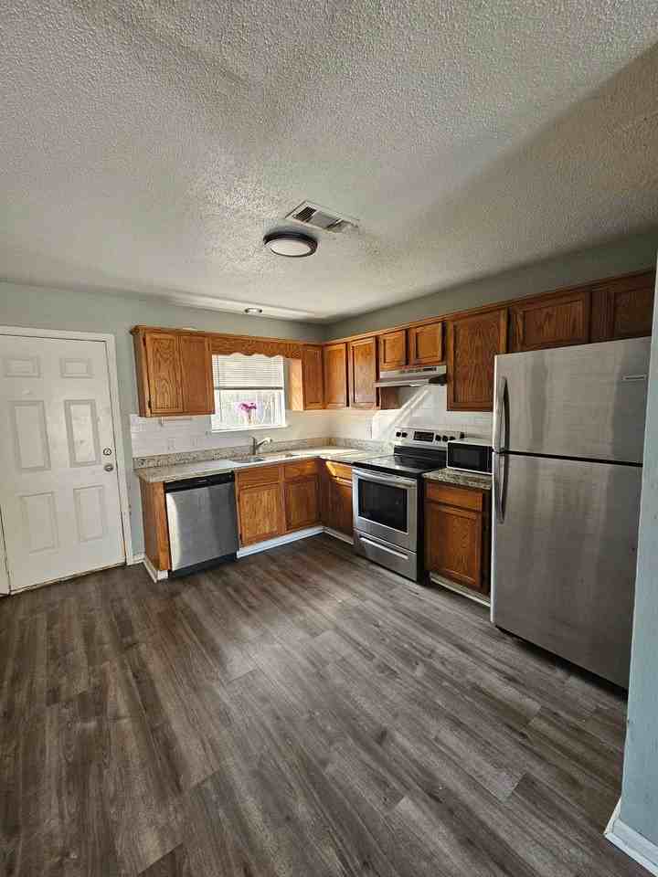 1 Lilac St #4 - Photo 2 of 8