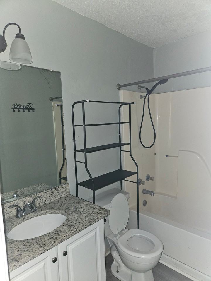 1 Lilac St #4 - Photo 7 of 8