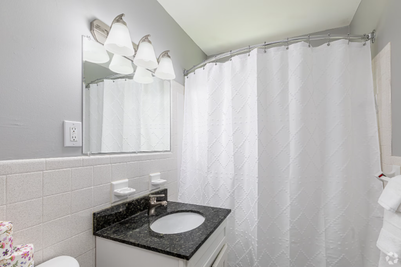 271 Main St - Photo 4 of 9