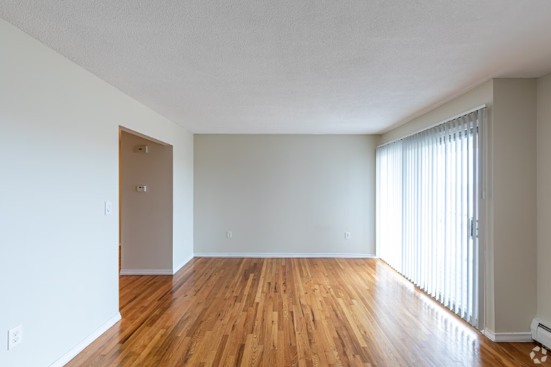 271 Main St - Photo 5 of 9