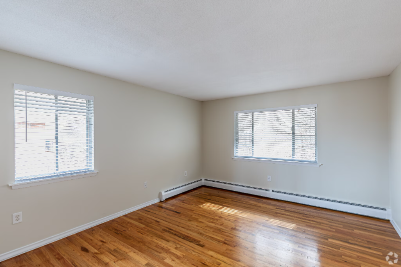271 Main St - Photo 6 of 9