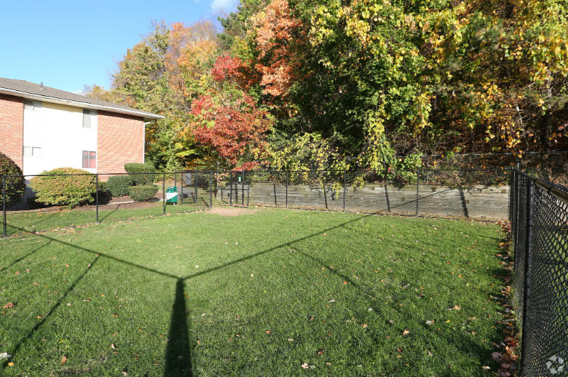 271 Main St - Photo 7 of 9